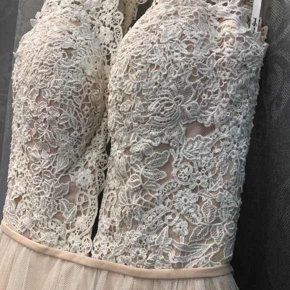 NEW Stella York for Essense of Australia Blush Lace Halter Wedding Dress Size 2 - Picture 8 of 11